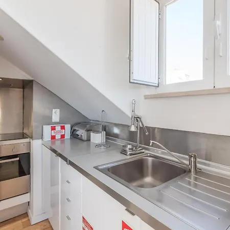 Apartamento Bright In Alfama, Lisbon, Historic Heart & Great Views - Ttl99